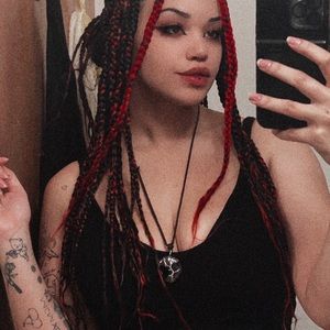 Meet your Posher, Simone